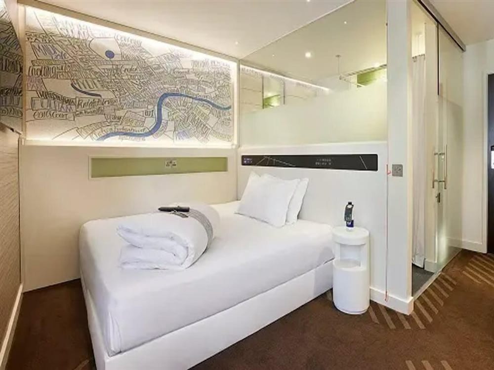 Фото Hub by Premier Inn London Covent Garden