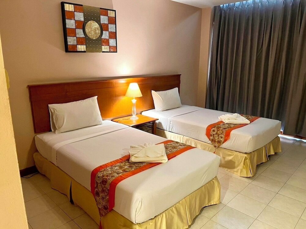 Фото Crown Pattaya Beach Hotel