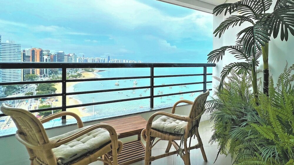 Фото Iate Plaza Hotel