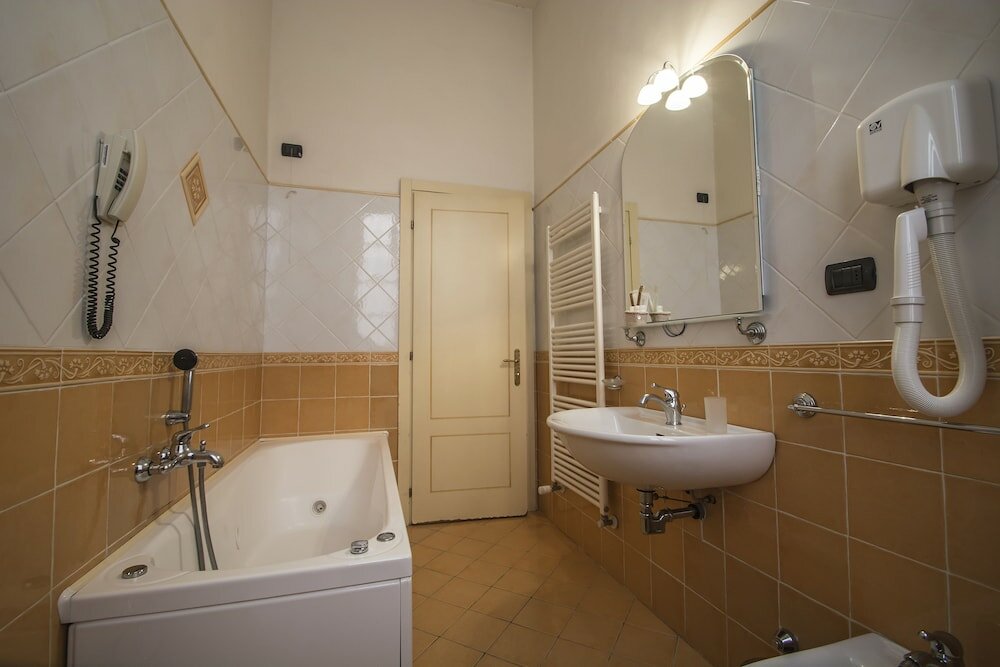 Фото Hotel A Palazzo Busdraghi, Residenza d'Epoca