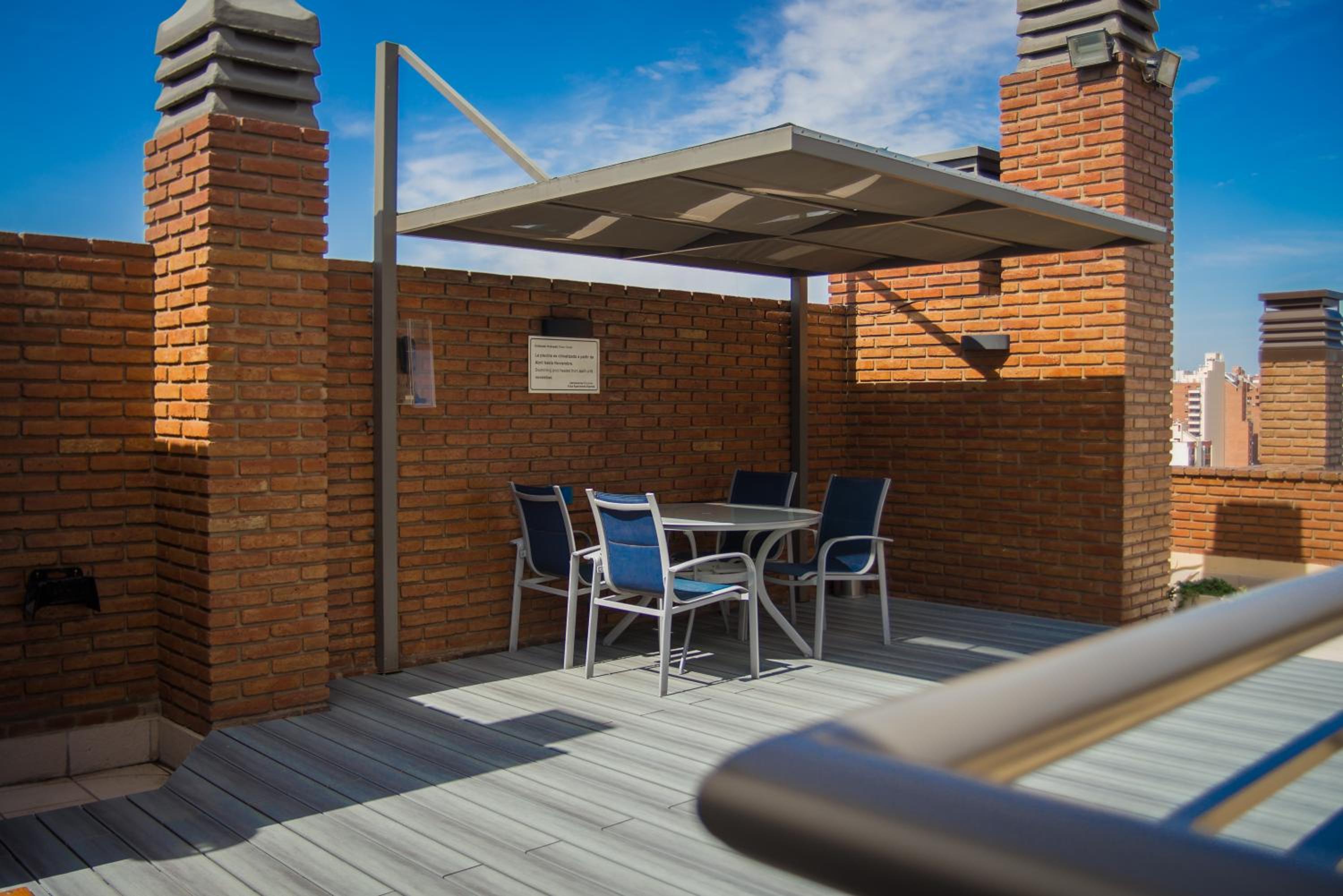 Фото Kube Apartments Express