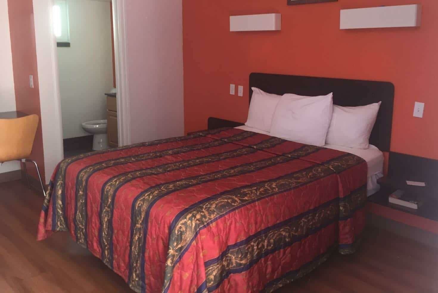 Фото Travelodge by Wyndham Sacramento Convention Center