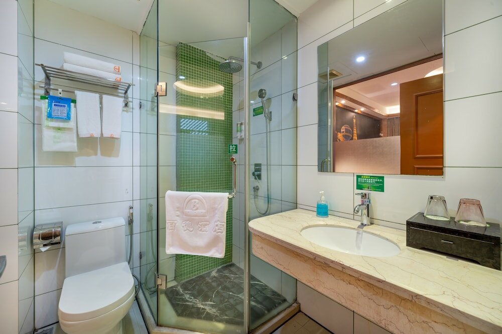 Фото Yiwu Baide Theme Hotel