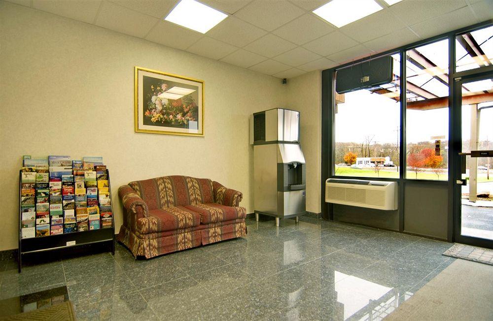 Фото Americas Best Value Inn Wethersfield Hartford