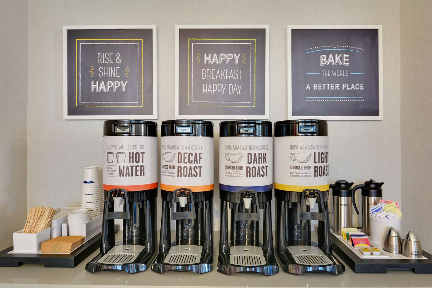 Фото Hampton Inn Salem Boston