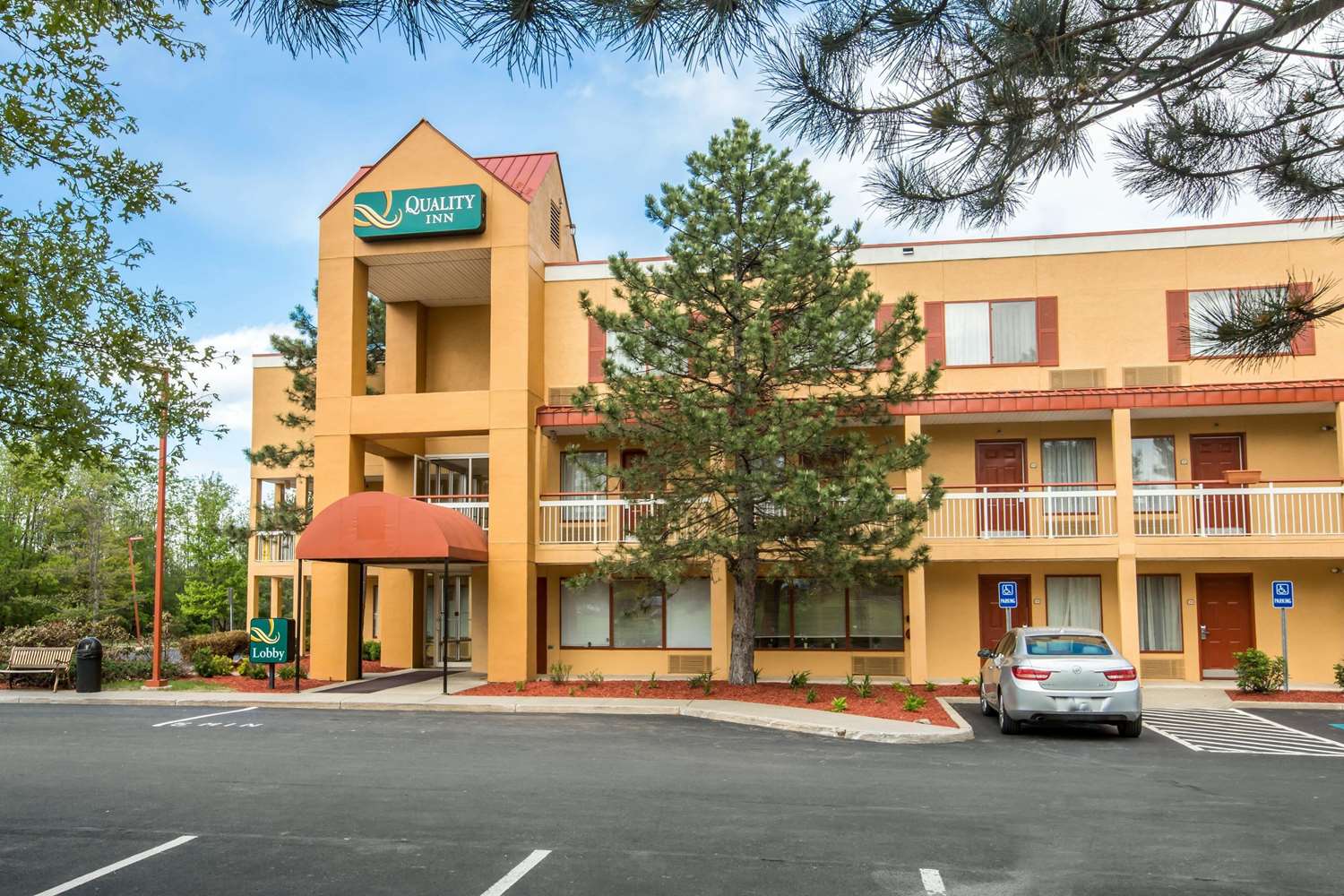 Фото Quality Inn Colchester - Burlington