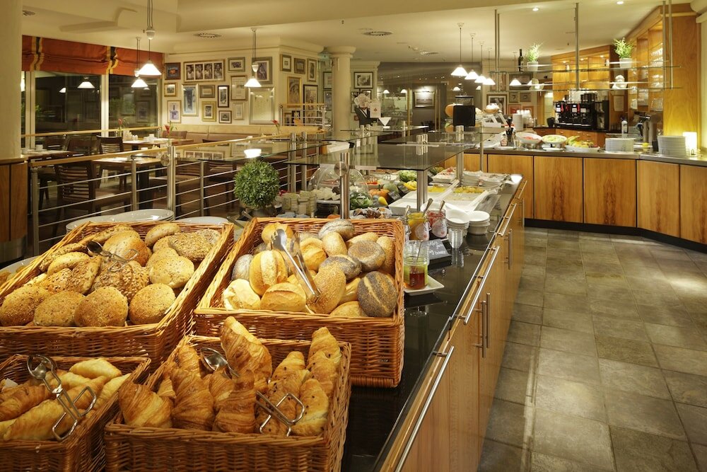 Фото Courtyard by Marriott Hannover Maschsee