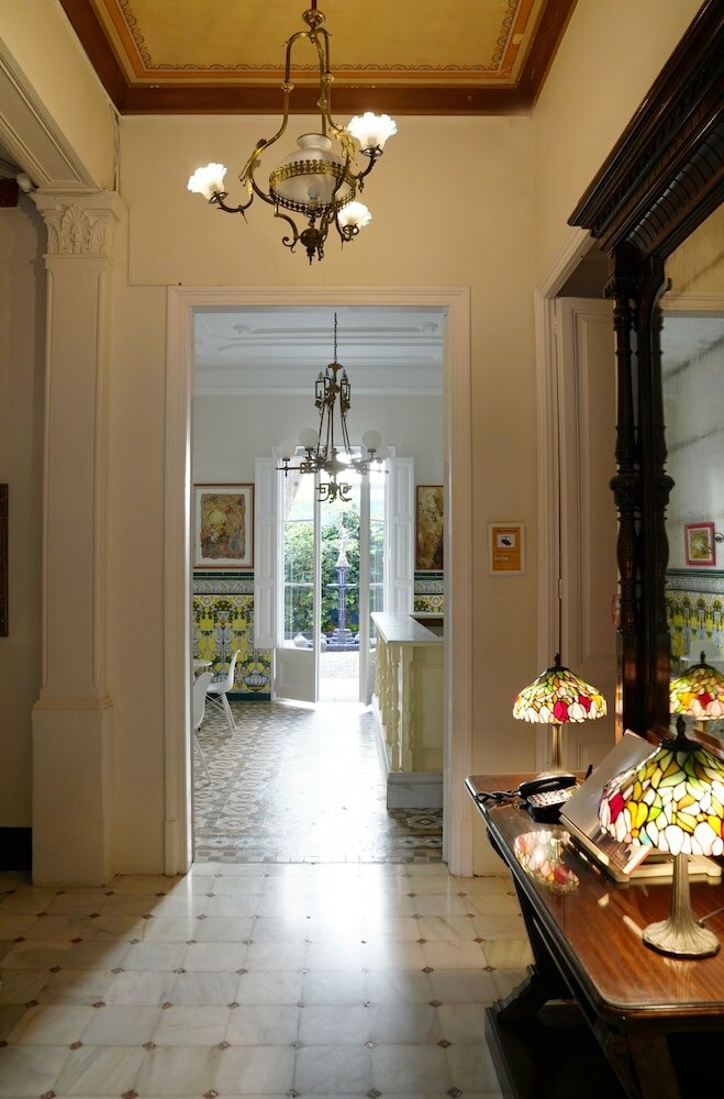 Фото Hotel Medium Renaixença