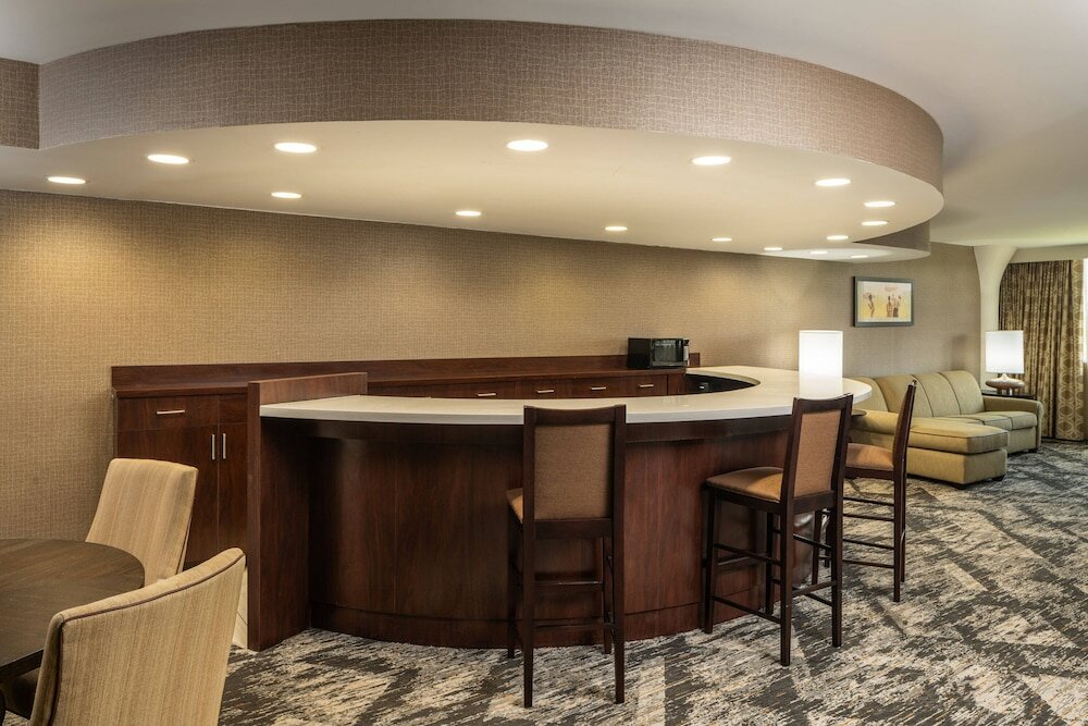 Фото Sheraton Tampa Brandon Hotel