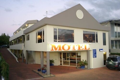 Гостиница Baycourt Lakefront Motel в Таупо