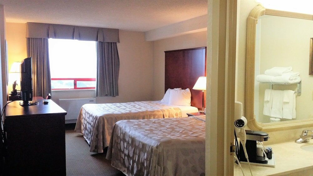 Фото Travelodge by Wyndham Vancouver Airport