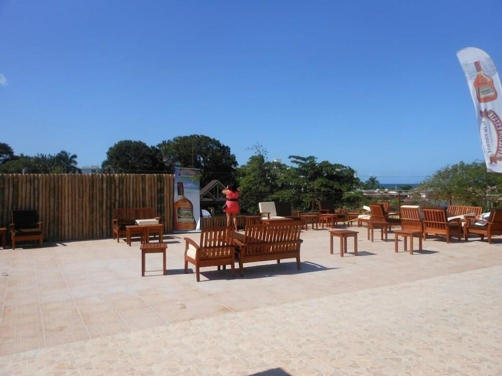 Фото Donway, A Jamaican Style Village