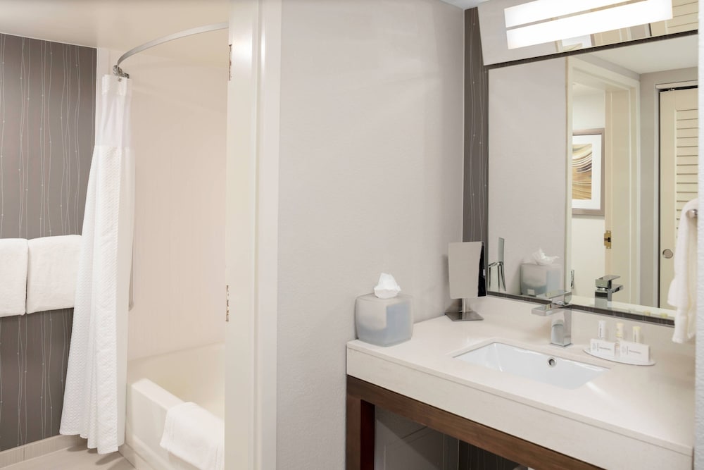 Фото Courtyard by Marriott Indianapolis Northwest