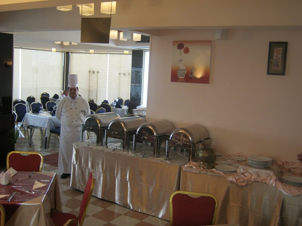 Фото Holidays Express Hotel