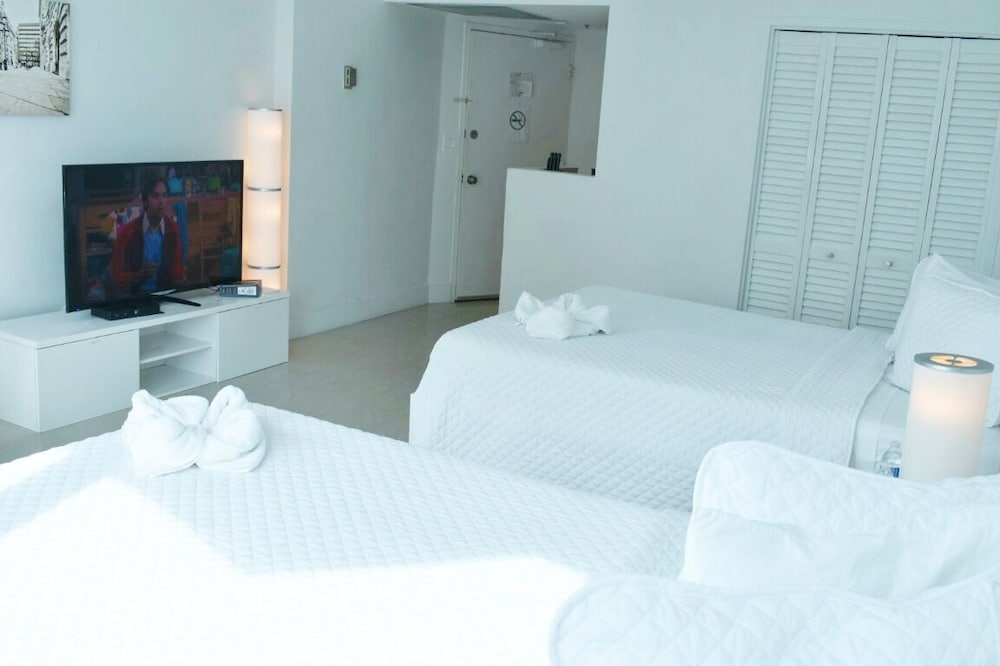 Фото Castle Beach Club Apartments