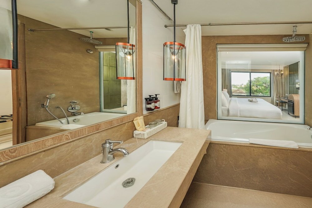 Фото Jambuluwuk Oceano Seminyak Hotel