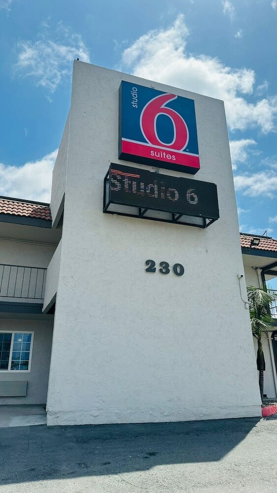 Фото Studio 6 Suites San Ysidro, Ca -San Diego South Bay