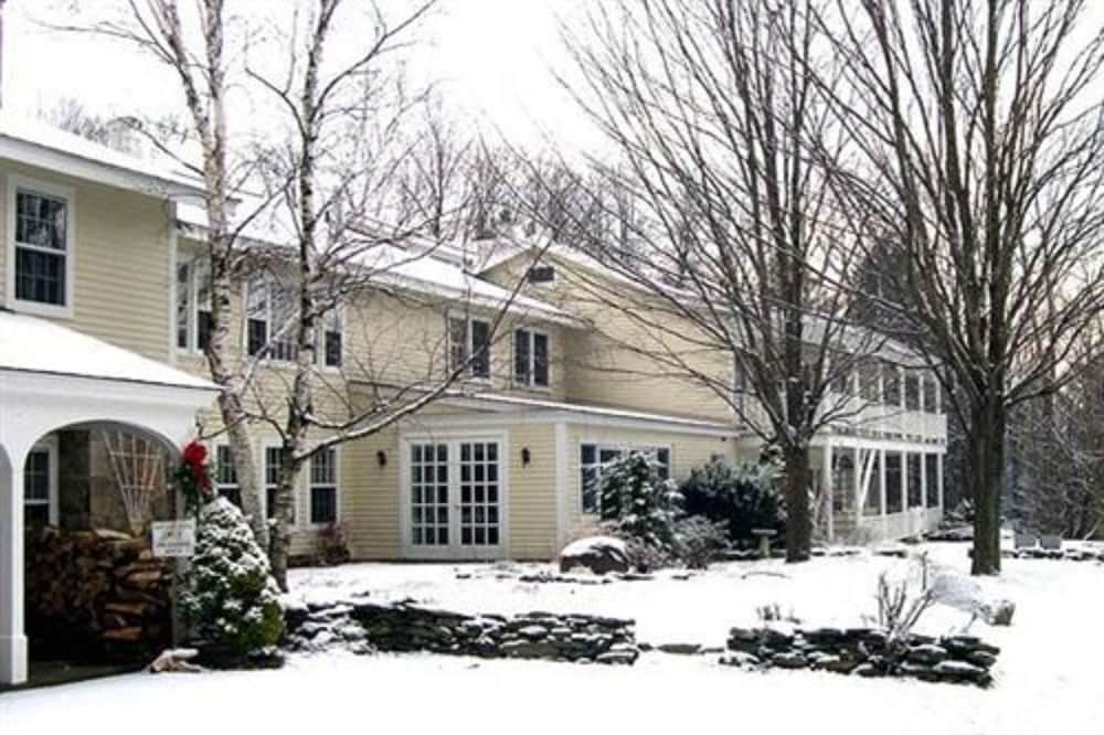 Фото Deerhill Inn