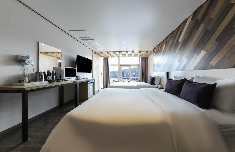 Фото The Marine View Hotel