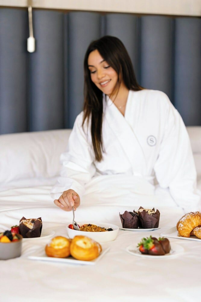 Фото Sheraton Grand Los Angeles