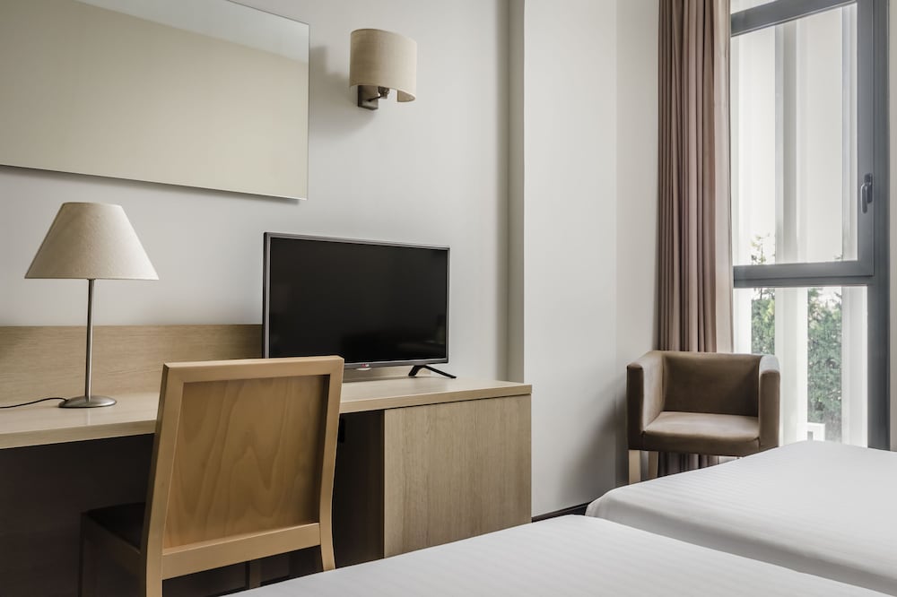 Фото Exe Barcelona Gate