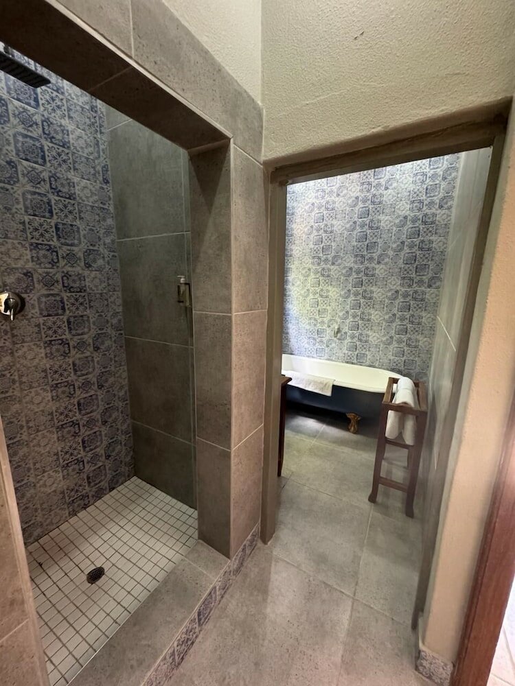 Фото Shangri-La Country Hotel