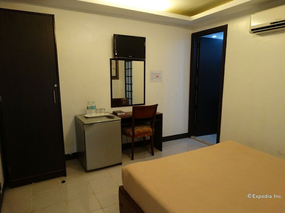 Фото Silver Oaks Suites & Hotel