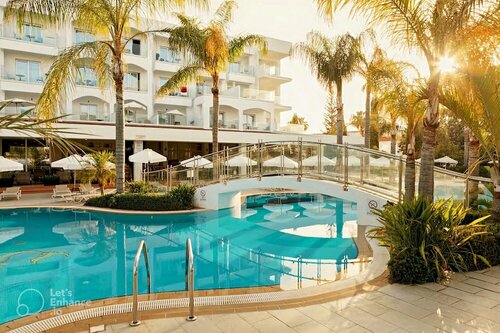 Гостиница Anesis в Айя-Напе