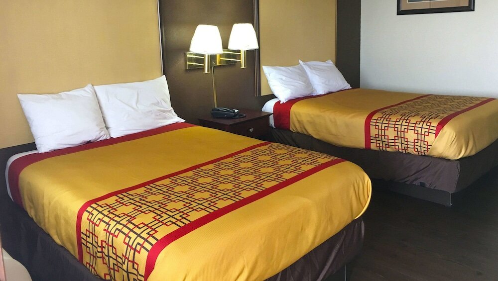 Фото Budget Inn Nassawadox