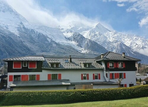 Внешний вид отеля La Chaumière Mountain Lodge в Шамони-Мон-Блане, фото 1