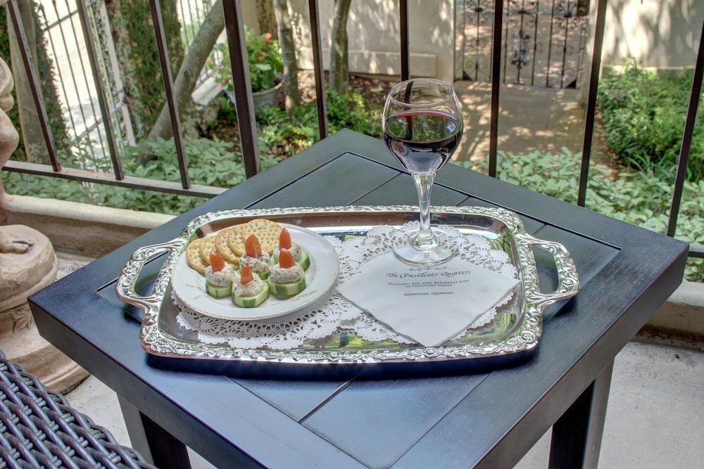 Фото The Presidents' Quarters Inn