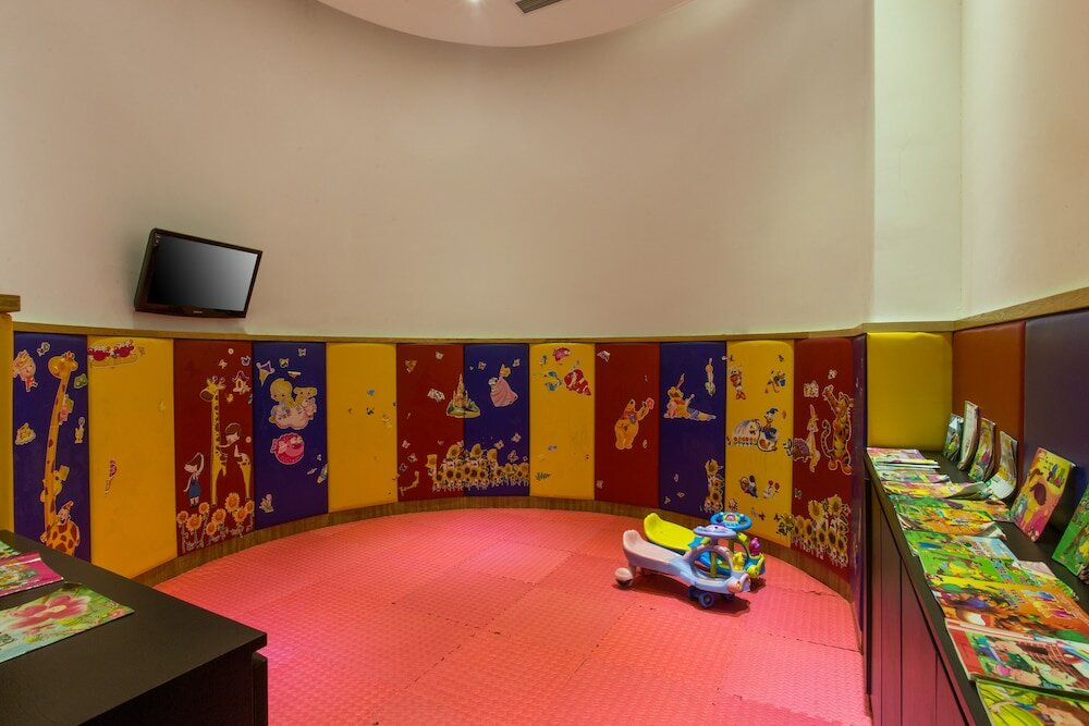 Фото Lake Side Hotel