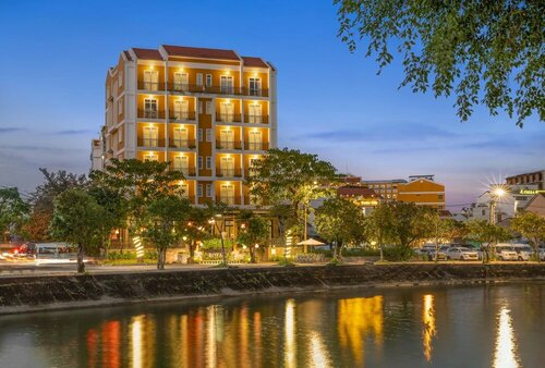 Royal Riverside Hoi An Hotel