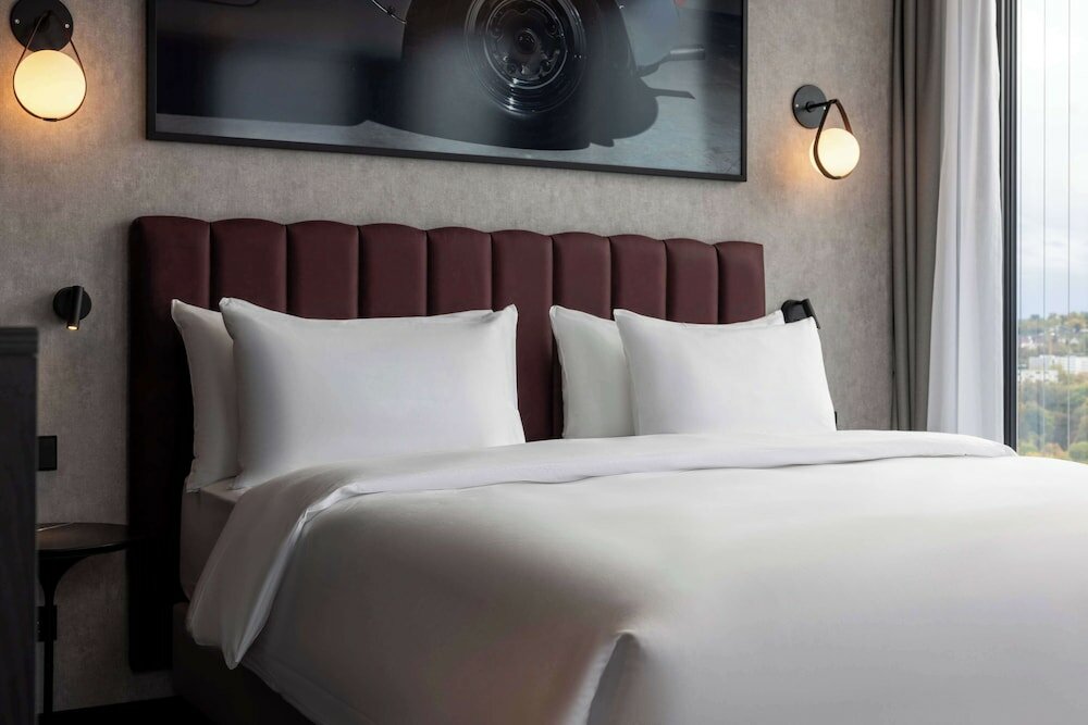 Фото Radisson Blu Hotel At Porsche Design Tower Stuttgart