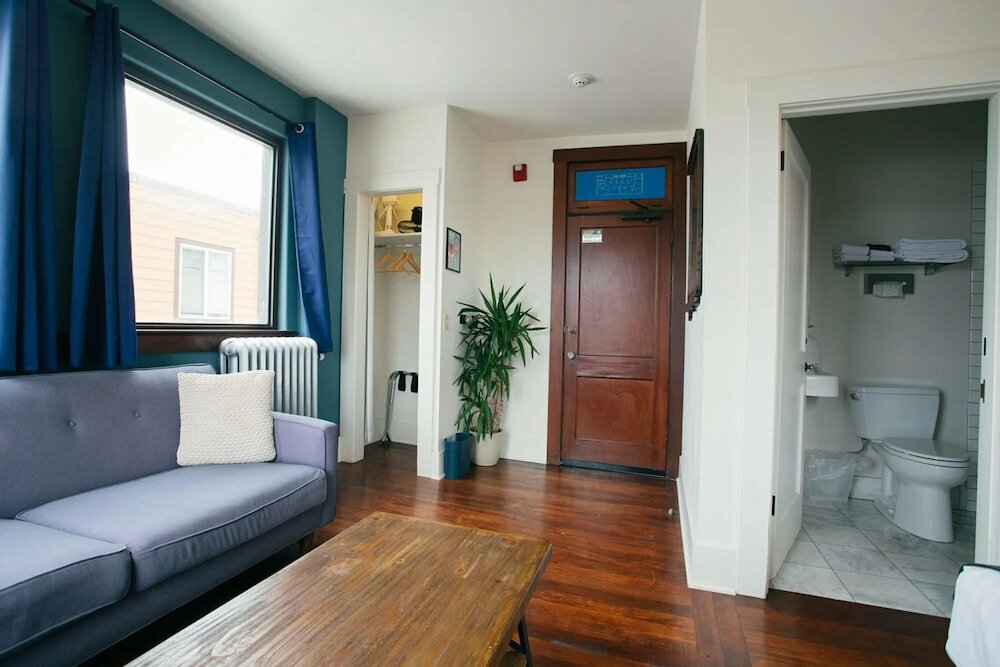 Фото Selina Commodore Astoria