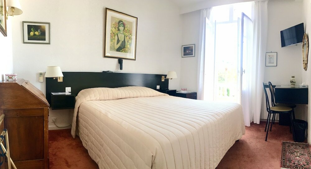 Фото Hotel des Mimosas