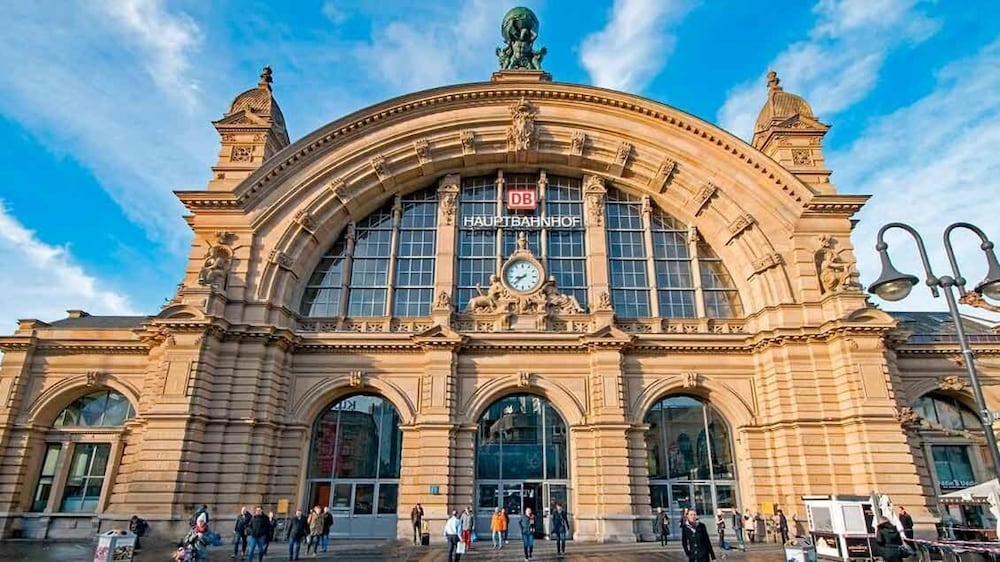 Фото отеля 2