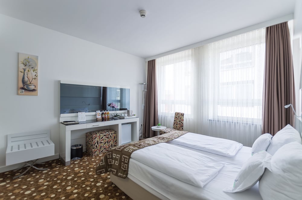 Фото отеля 2