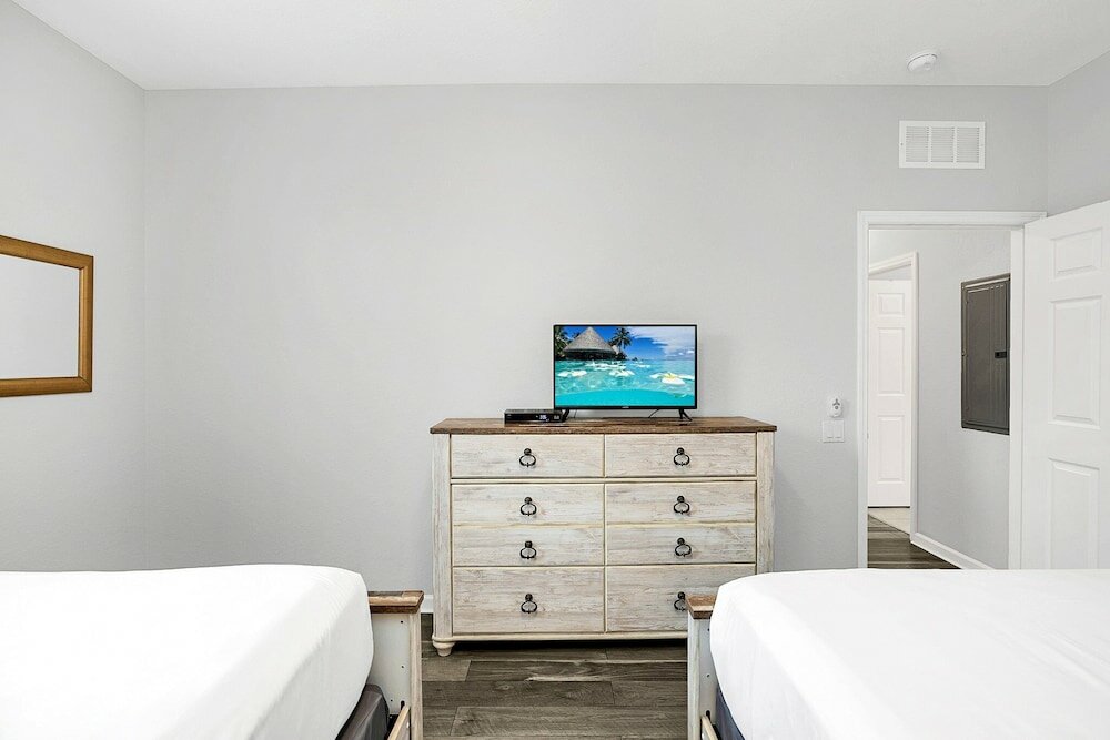 Фото 4862 Cayview Ave № 110