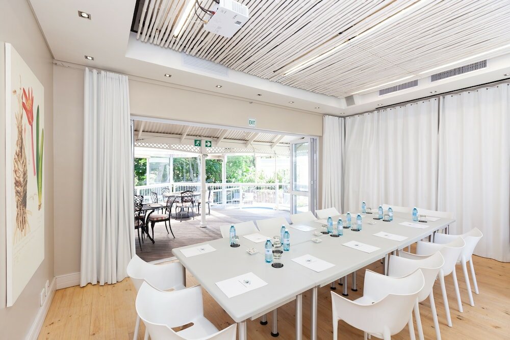 Фото Quarry Lake Inn