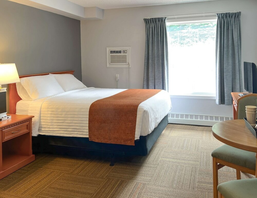 Фото Econo Lodge & Suites Hinton