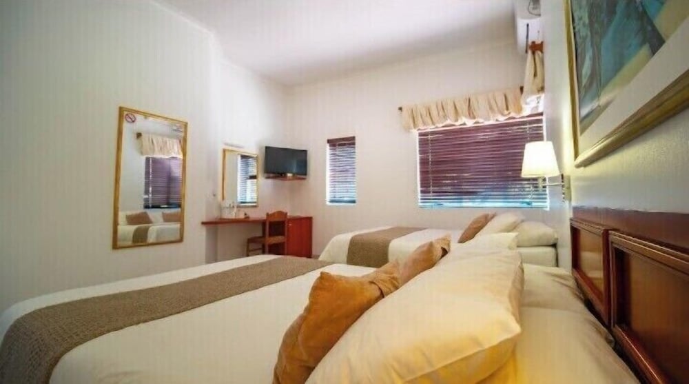 Фото Broadway Guesthouse