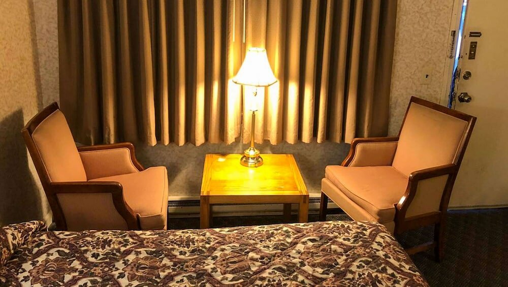 Фото Pleasant Valley Motel West Stockbridge