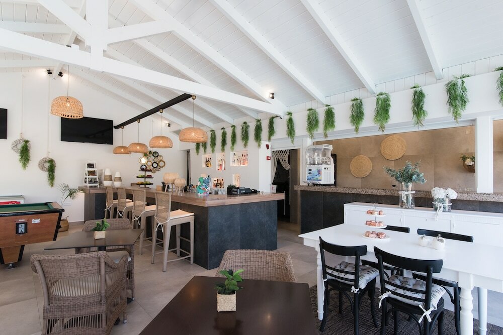 Фото Mirage Studios