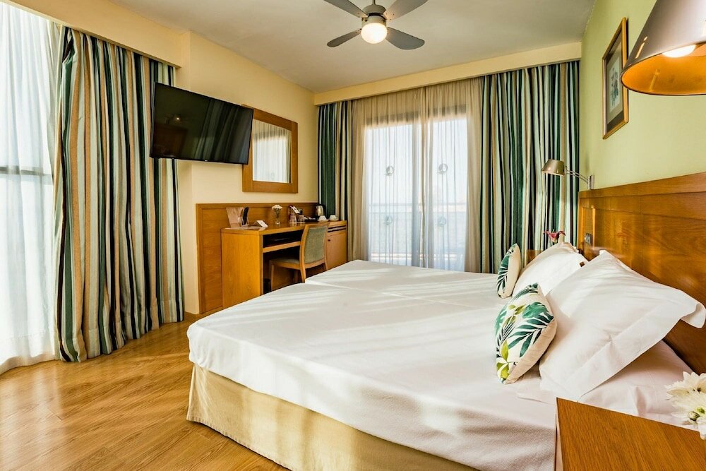 Фото Leonardo Hotel Fuengirola Costa del Sol