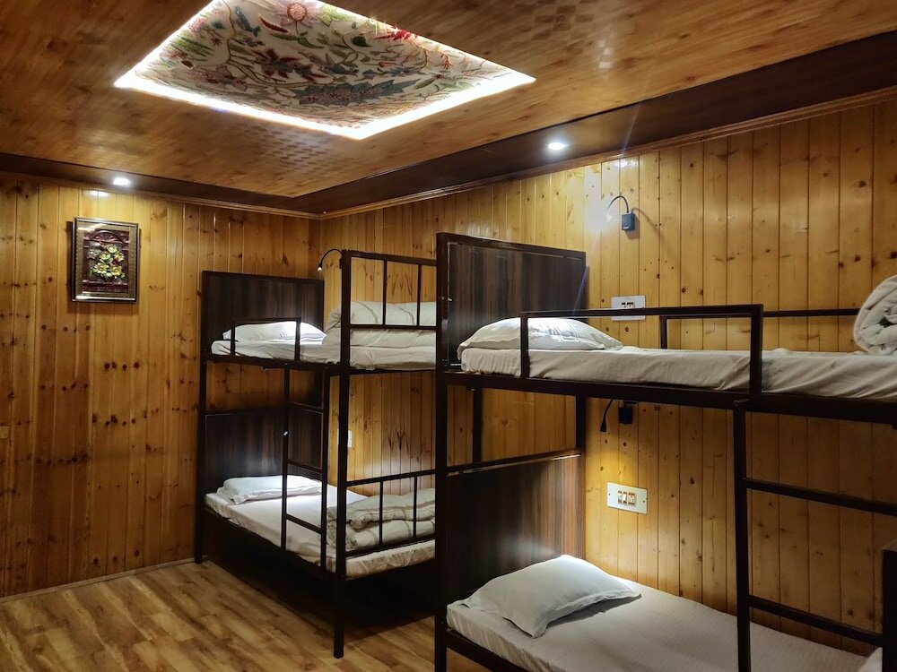 Фото Walisons Hotel