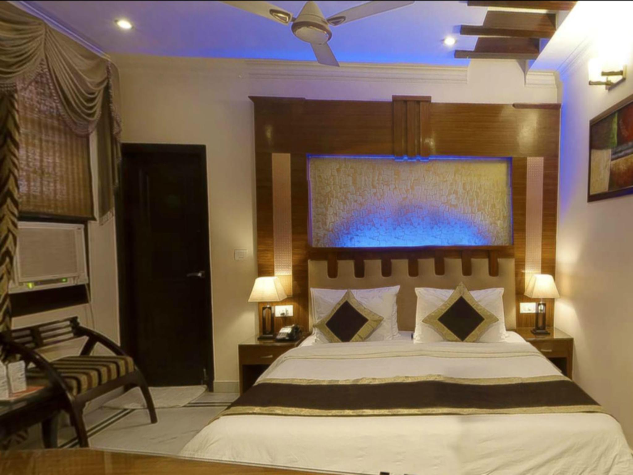 Фото Wood Castle