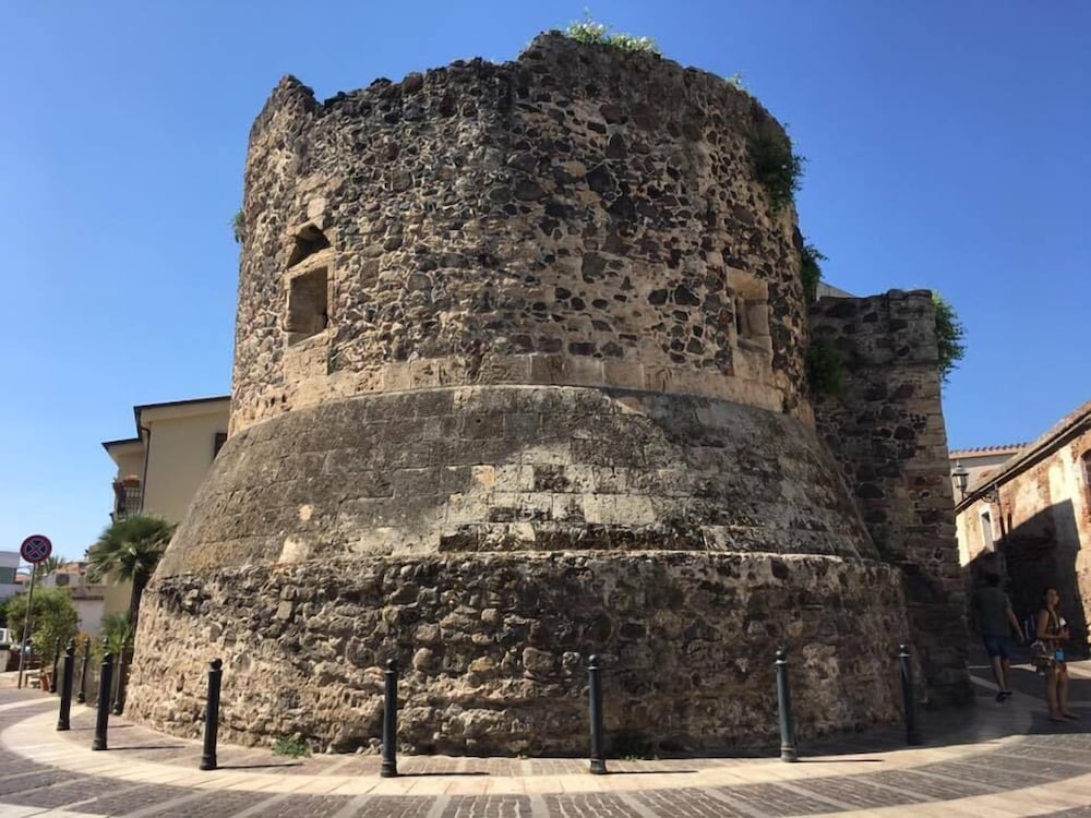 Фото Mistral Hotel