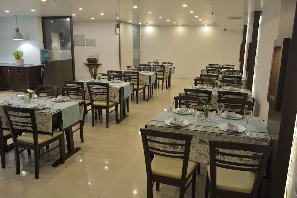 Фото Hotel Rockland Panchsheel Enclave