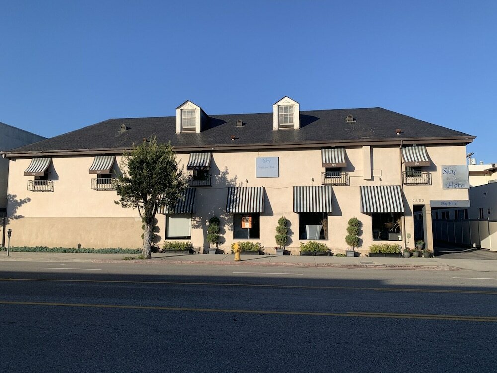 Фото L. A. Sky Boutique Hotel